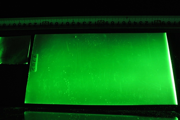 クリーンルームのダストが見える「ポラリオンライト」｜シーズシー